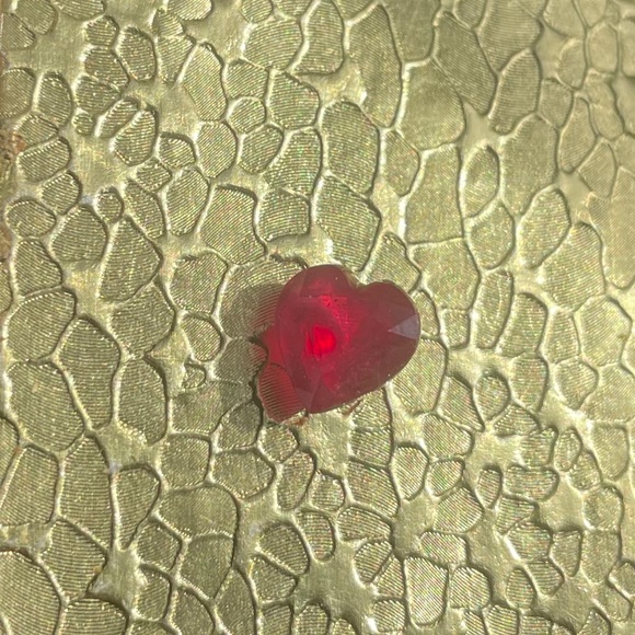 2.3 CT heart-cut natural RUBY - Picture 2 of 9
